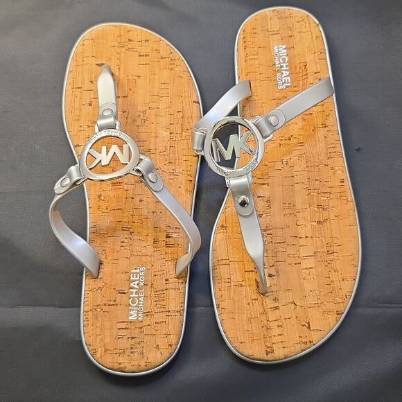 BRAND NEW MICHAEL KORS MK CHARM JELLY FLIP FLOP CORK BOTTOM SANDAL - Picture 10 of 16